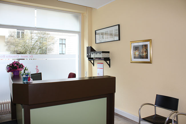 Praxis Dr. Claudia Böhnke Eingang_Empfang